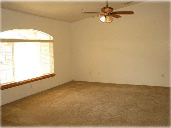 5th image of 17826 Westlawn St