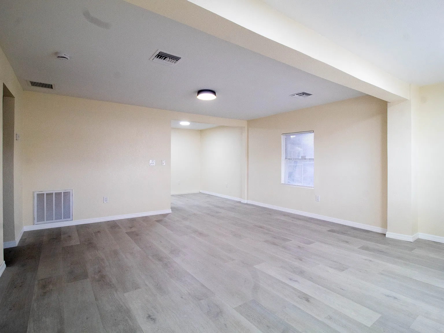 386 Miramar Rd — Photo 2