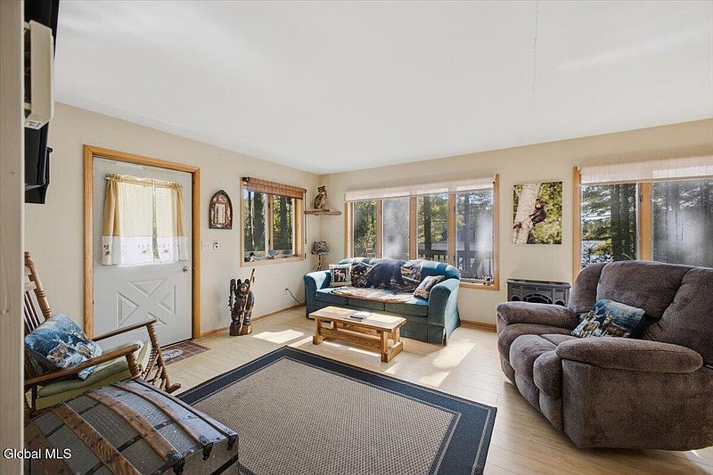 5th image of 542 Johnson Pond Road