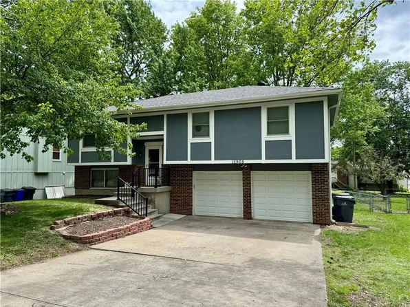 15905 W 154th St, Olathe, KS 66062