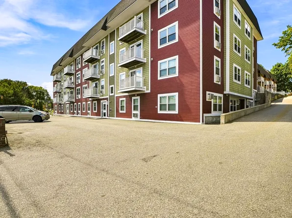 275 W Main St APT 14, Marlborough, MA 01752