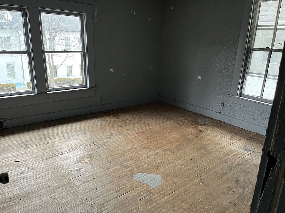 113 W College St, Crawfordsville, IN 47933 MLS 21906714 Zillow