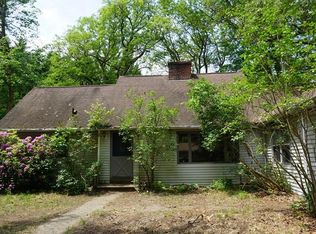 4 Maynard Rd, Wilbraham, MA 01095