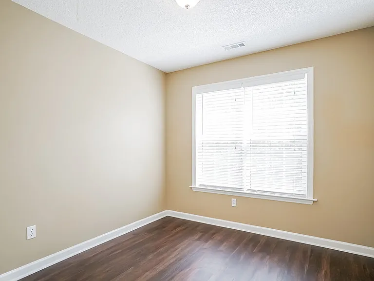 2517 Dandridge Dr — Photo 14