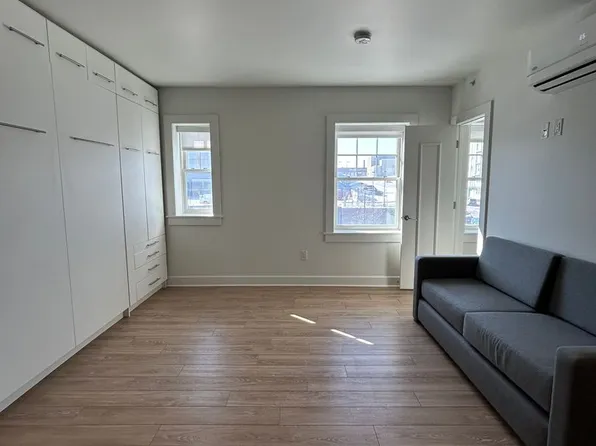 Freiden Apts. (1760 Jackson St.), 1760 Jackson St #301, Omaha, NE 68102