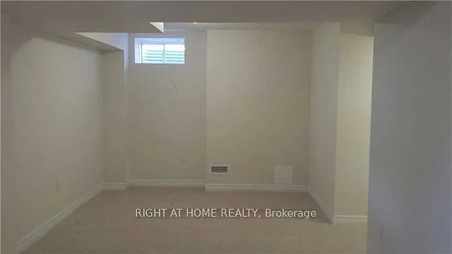 123 Huguenot Rd — Photo 2