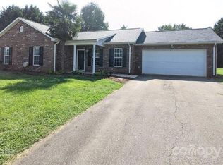 5033 Stetson Ln, Claremont, NC 28610