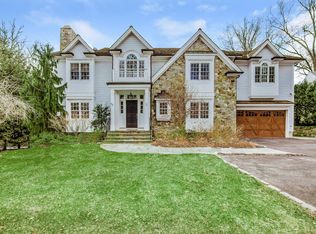 136 Lockwood Rd, Riverside, CT 06878