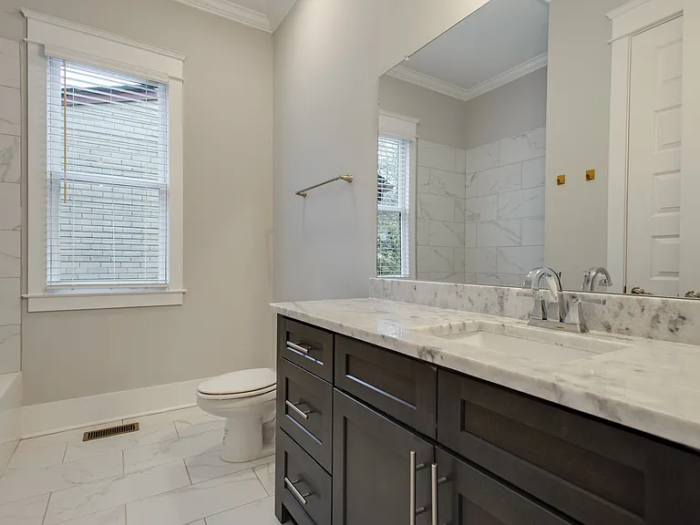 718 S 13th St — Photo 26