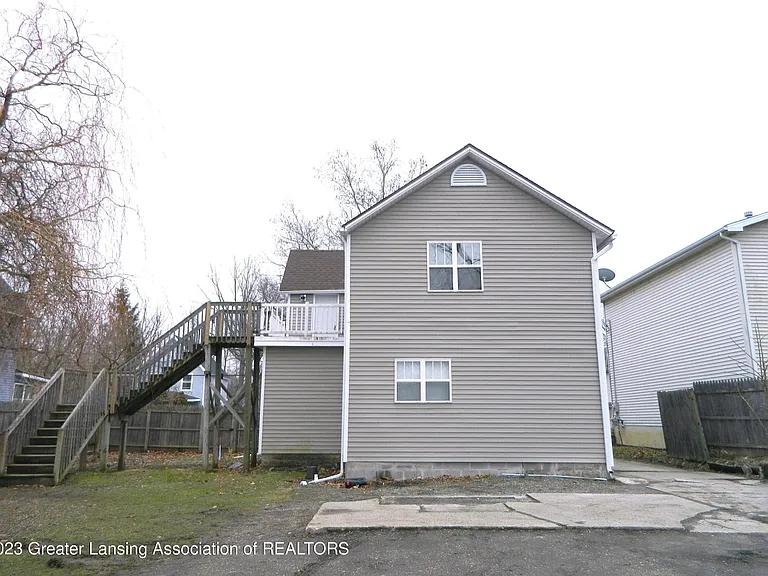 1126 W Michigan Ave — Photo 2