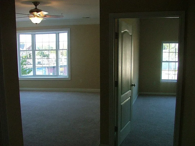877 Main St — Photo 7