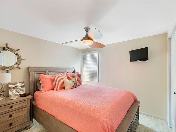 5th image of 1036 Bay Ave #0
