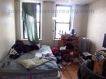2nd image of 1056 Commonwealth Ave #M61