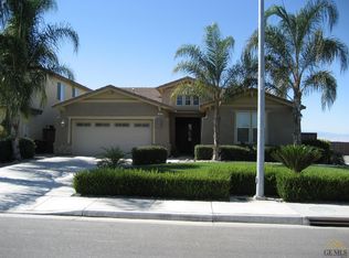 10215 Sharktooth Peak Dr, Bakersfield, CA 93311