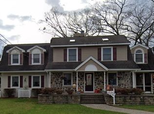 60 Colonial Rd, Midland Park, NJ 07432