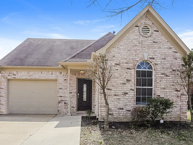 9913 Vista Ridge Dr — Photo 1