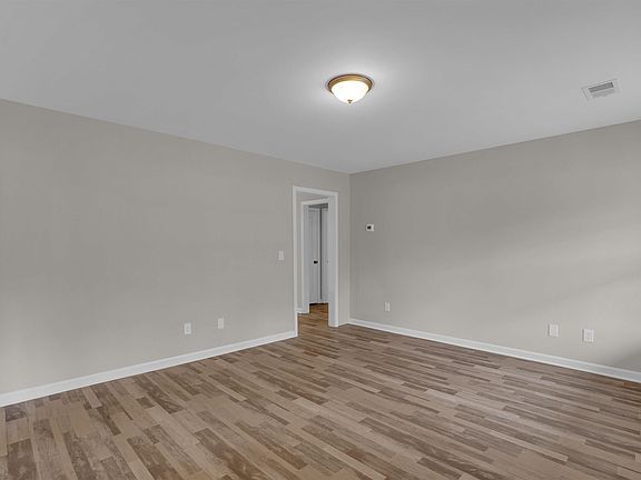 3rd image of 110 Henry St