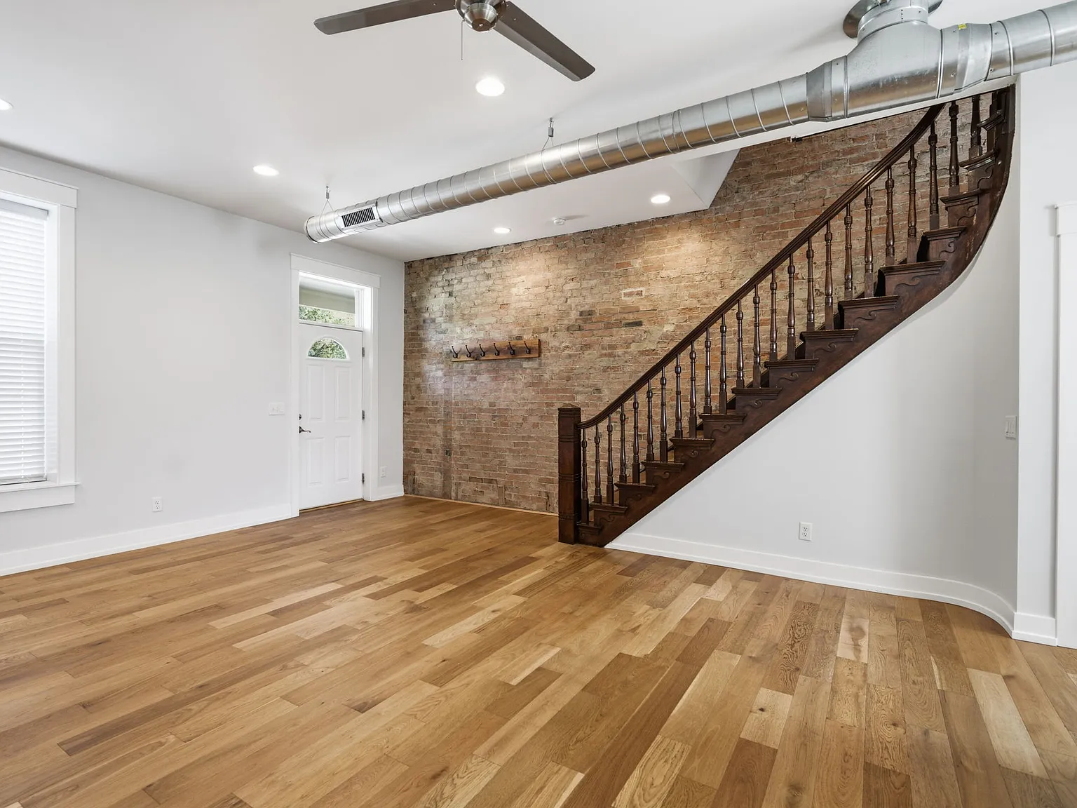 2 bed, 2.5 bath, 1500 sqft, $2,295 — Photo 3