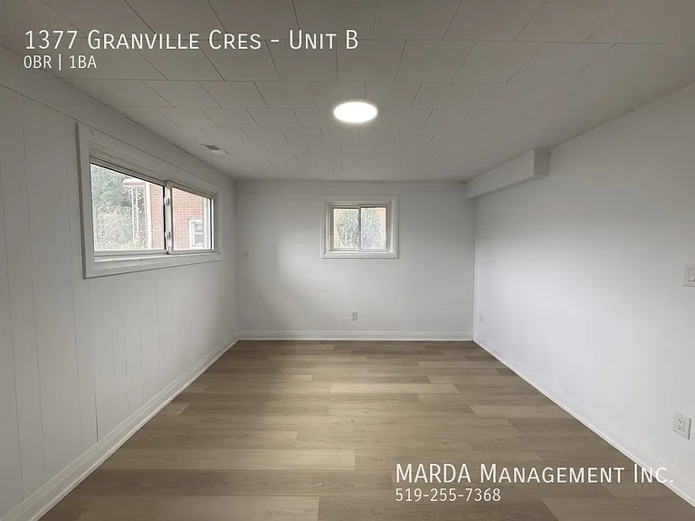 1377 Granville Cres #B — Photo 16