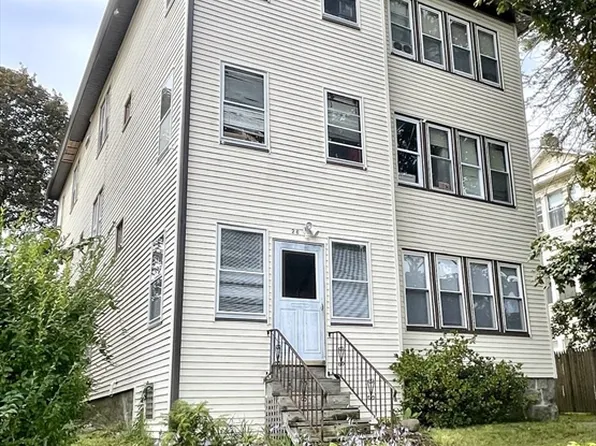 26 Derby St, Worcester, MA 01604