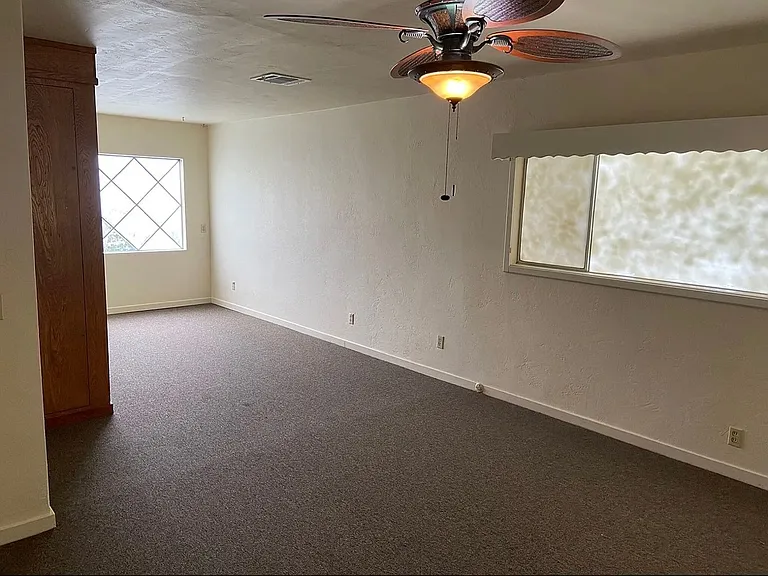 825 Mathew St — Photo 13