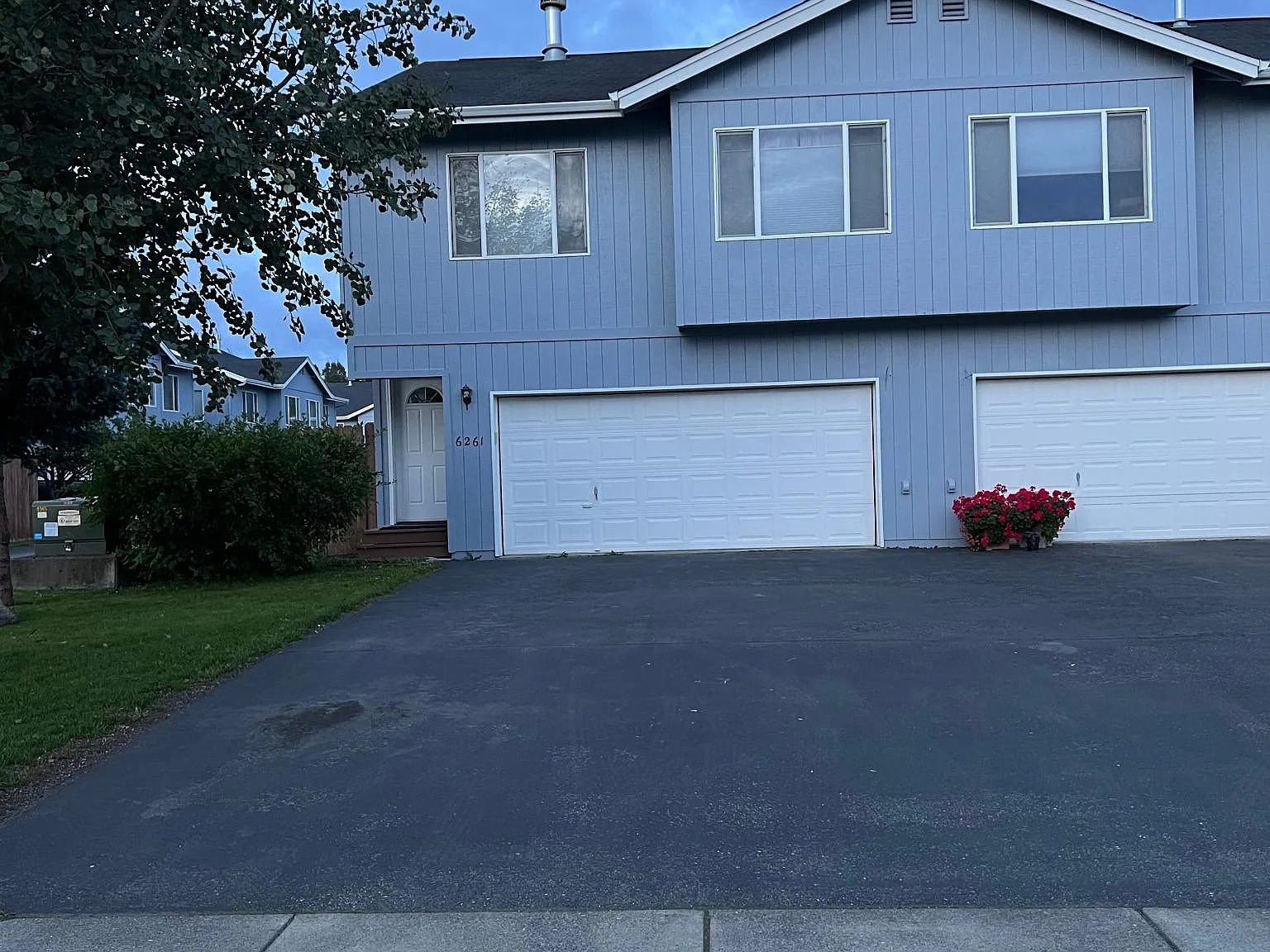 6261 Laurel St — Photo 1