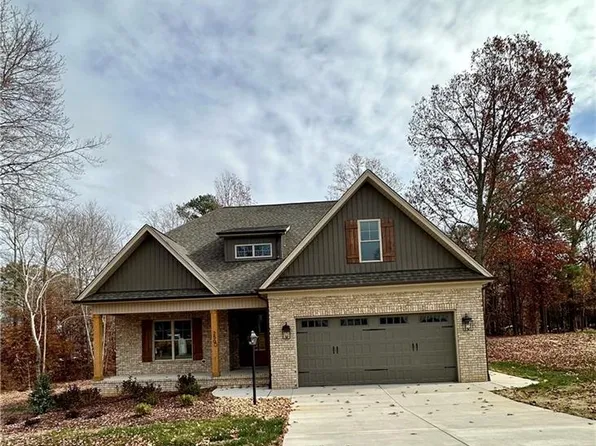 250 Dyna Dr, Lexington, NC 27295