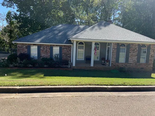 201 Elms Ct, Vicksburg, MS 39180