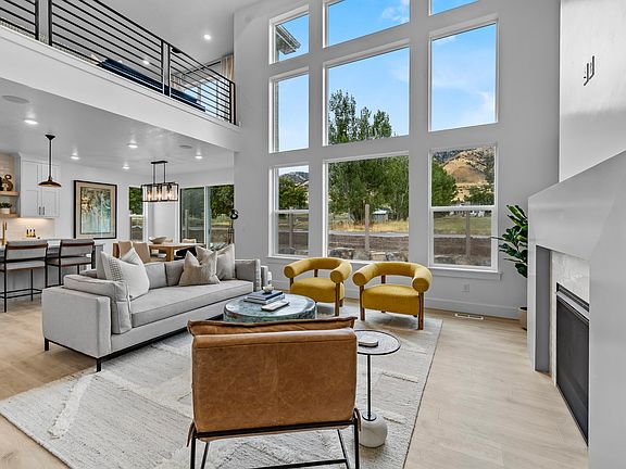 Finished home photos are representational images only. See sales agent for details.