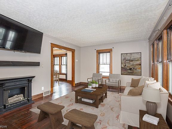5th image of 119 Waverly Pl