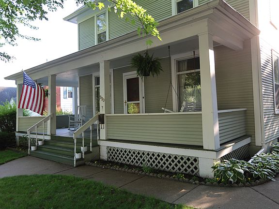 3rd image of 990 N 4th St