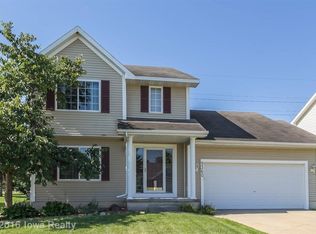9360 Kingman Dr, West Des Moines, IA 50266