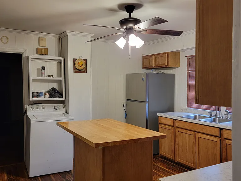 2417 Holloway St — Photo 4