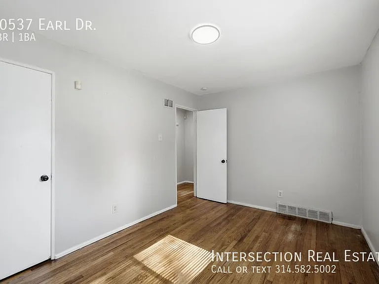 10537 Earl Dr — Photo 17