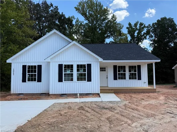 1045 W Holly Hill Rd, Thomasville, NC 27360