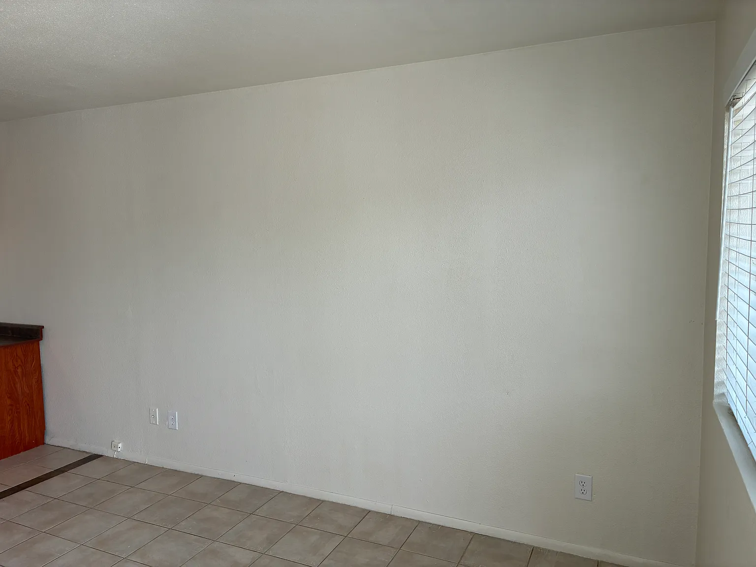 2 bed, 1.0 bath, $1,050 — Photo 3