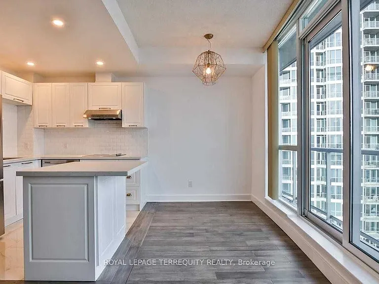218 Queens Quay W #2605 — Photo 6