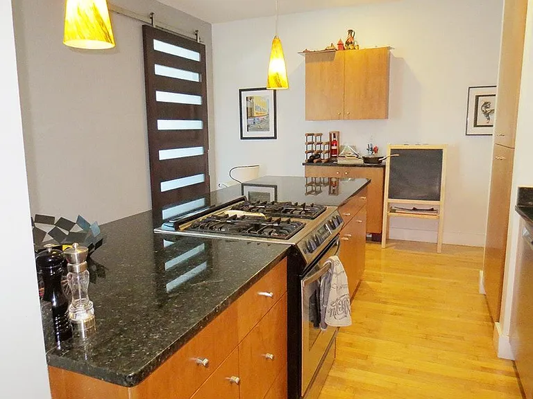 400 Washington St #302 — Photo 24
