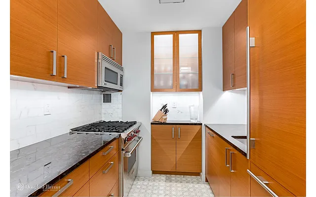 Sold by Douglas Elliman | media 15