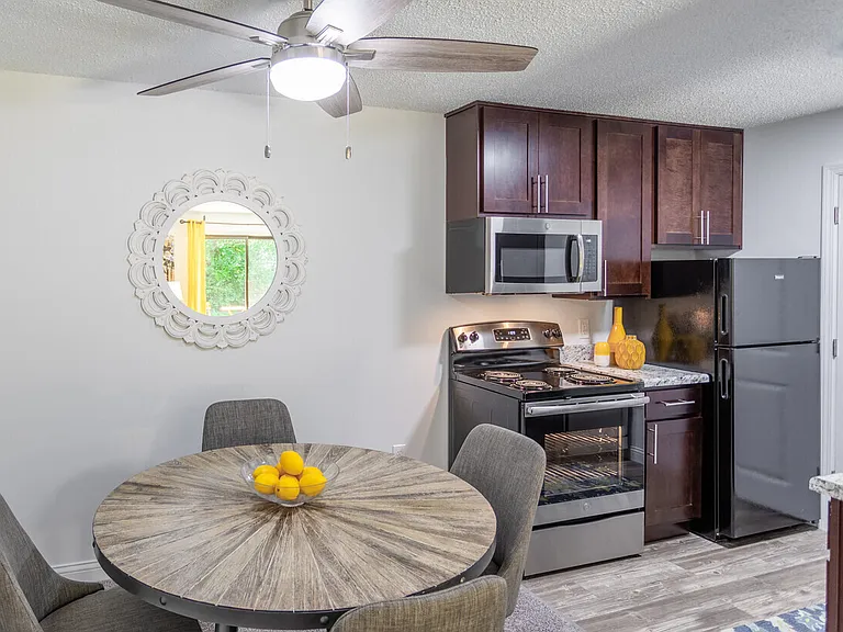 Timber Glen Apartments — Photo 27