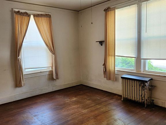 5th image of 400 Yeardley Ave