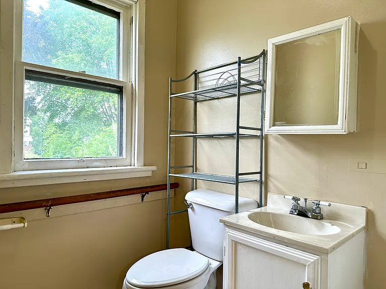 419 Bartram Ave — Photo 3