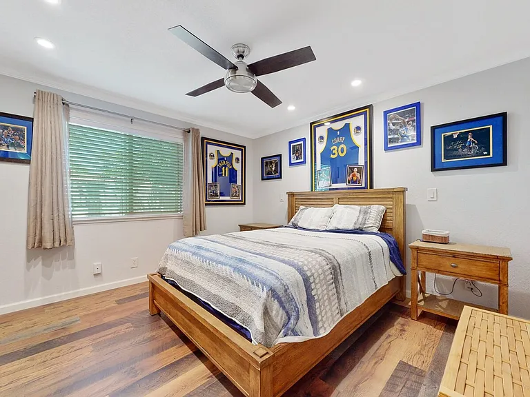 729 Portwalk Pl — Photo 14