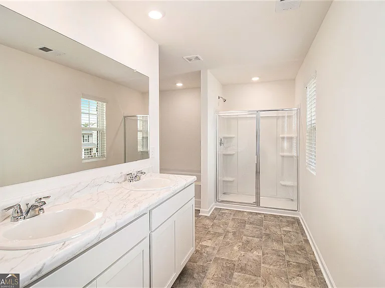 568 Whitman Ln — Photo 18