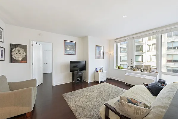 Sold by Nest Seekers International | media 2