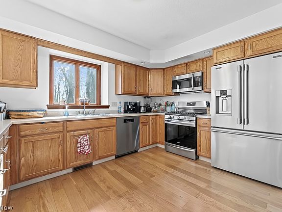 5th image of 480 Royal Oak Cir