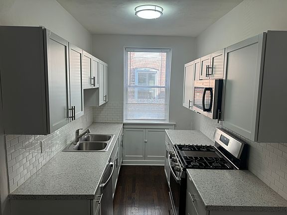 3rd image of 4607 Shenandoah Ave #1E
