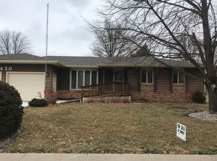 2430 E 10th St, Fremont, NE 68025