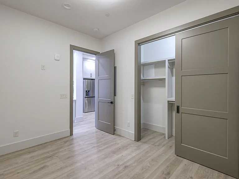 1025 Southwalk Dr — Photo 22