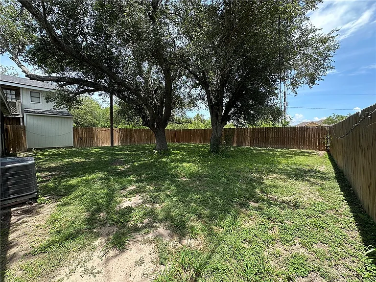 11150 Interstate Highway 37 #B — Photo 21